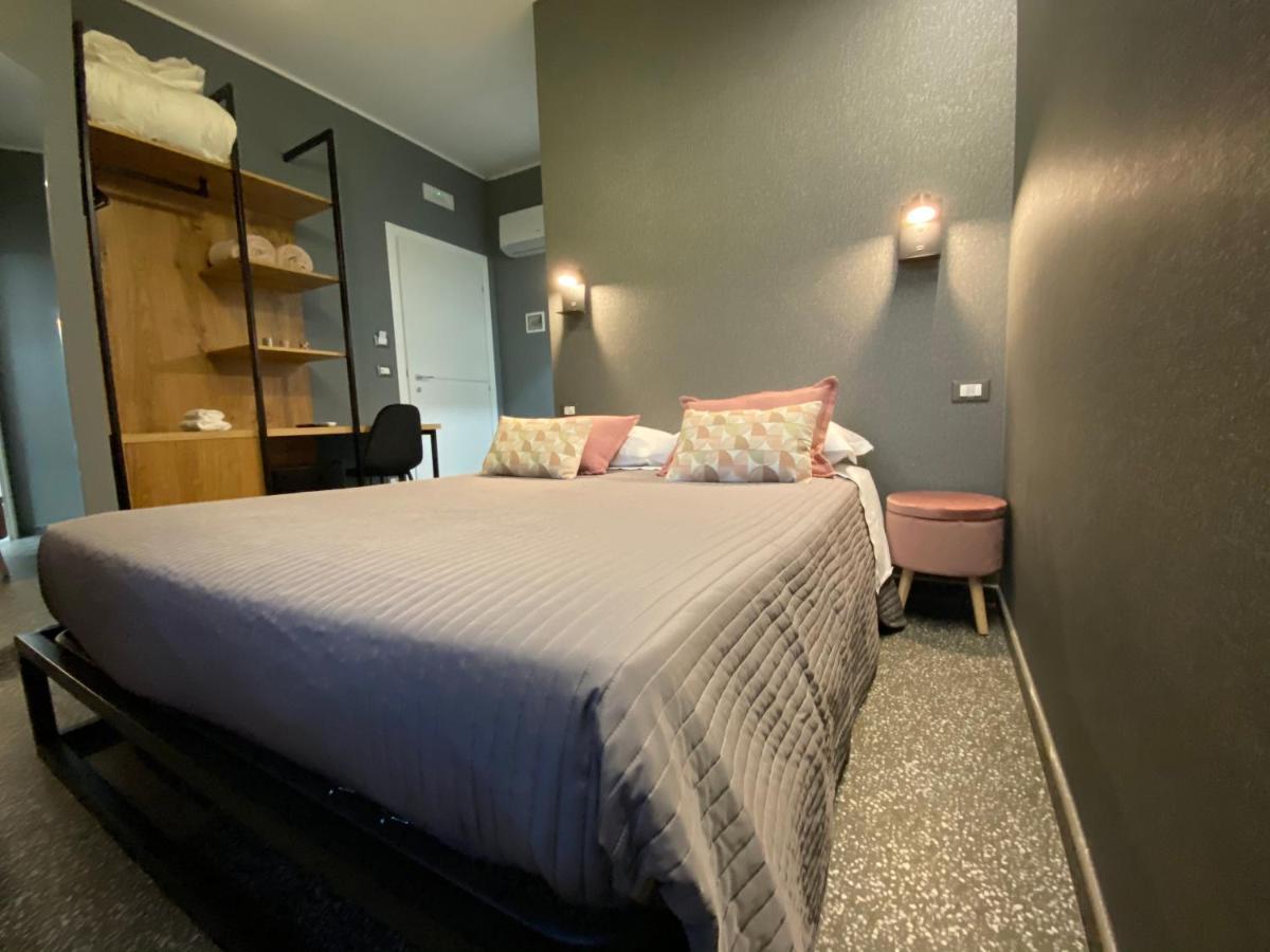 La Taverna Antica Rooms Пескара Екстериор снимка