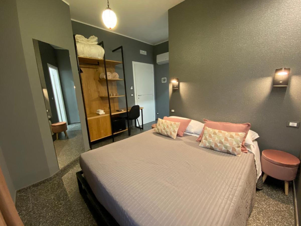 La Taverna Antica Rooms Пескара Екстериор снимка