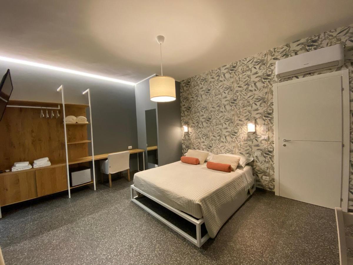 La Taverna Antica Rooms Пескара Екстериор снимка
